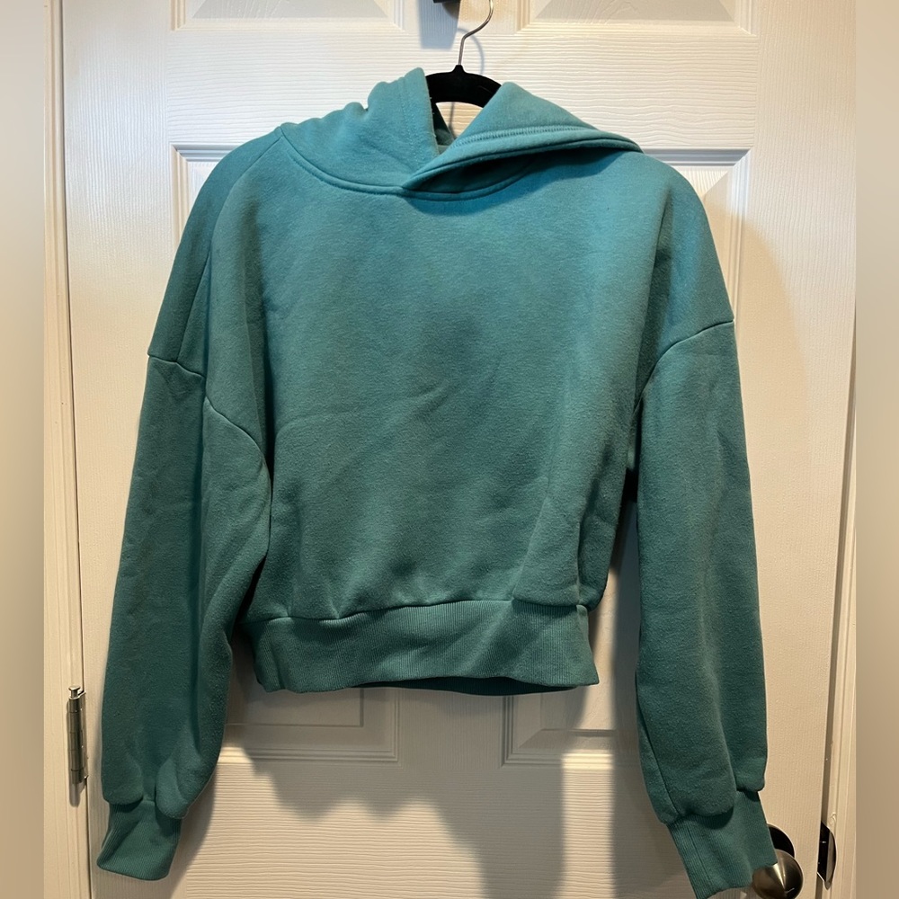 Large green cropped sweatshirt